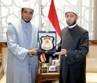 وزير الأوقاف يكرم الدكتور حافظ أنور باشا الإمام بوزارة الأوقاف لتبرعه بجزء من جائزته في المسابقة العالمية للقرآن الكريم لصالح إغاثة أهلنا في غزة