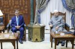 شيخ الأزهر يستقبل سفير باكستان بالقاهرة لبحث سبل تعزيز التعاون العلمي والدعوي