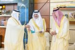 أمير المنطقة الشرقية يستقبل مدير عام فرع وزارة الصحة بالمنطقة والمدير التنفيذي لهيئة الصحة العامة بالقطاع الشرقي