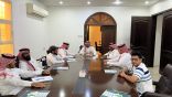 اجتماع إداري بجمعية العيون الخيرية لرفع كفاءة الأداء