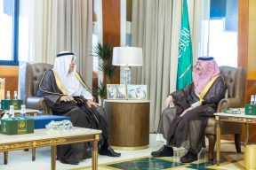 أمير المنطقة الشرقية يستقبل رئيس الهيئة الملكية للجبيل وينبع ويطّلع على أبرز إنجازات الهيئة ومشاريعها التطويرية