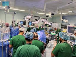 بعد قرابة 13 ساعة متواصلة.. نجاح عملية فصل التوأم الملتصق الفلبيني “كليا وموريس آن” بعد عملية جراحية معقدة