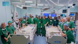 الفريق الطبي والجراحي يستكمل عملية فصل التوأم الملتصق الفلبيني “كليا وموريس آن” بعد عملية جراحية معقدة استغرقت 18 ساعة ونصف