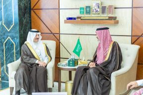سمو أمير المنطقة الشرقية يستقبل رئيس مجلس إدارة جمعية البر الخيرية بمحافظة حفر الباطن