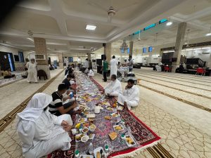 إفطار يوم عرفة يُعيد روحانية رمضان…. بمسجد السالمية بجدة 