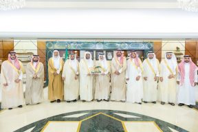 سمو أمير المنطقة الشرقية يستقبل رئيس مجلس إدارة جمعية قبس للقرآن والسنة والخطابة