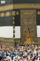 الملتزم بالكعبة المشرفة.. موضع تضرع وابتهال يُجسِّد عمق الارتباط ببيت الله الحرام