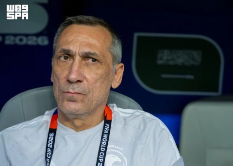مدرب الأخضر دونيس : لعبنا جيدًا والتراجع سبب التعادل أمام الأوروغواي