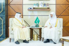 سمو أمير المنطقة الشرقية يستقبل رئيس المحكمة التجارية بالدمام بمناسبة تعيينه