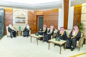 أمير المنطقة الشرقية يستقبل مدير عام فرع وزارة النقل والخدمات اللوجستية بالمنطقة الشرقية