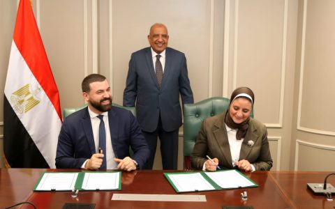 وزير الكهرباء والطاقة المتجددة يشهد مراسم توقيع مذكرة تفاهم بين الشركة المصرية لنقل الكهرباء، وشركة “هيكا داتا” لدراسة وتحديد متطلبات التغذية الكهربائية لإقامة مشروع مركز بيانات “Data Center”* 
