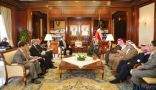 وزير الخارجية الكويتي يستقبل المبعوث الأمريكي الخاص إلى التحالف ضد (داعش)