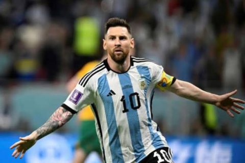 ميسي يقود الأرجنتين لافتتاح مونديالي ناري بثلاثية في شباك الجزائر