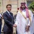 سمو ولي العهد يلتقي الرئيس الفرنسي ويعقدان اجتماعًا ثنائيًا ويرأسان اجتماع مجلس الشراكة الإستراتيجي ويشهدان تبادل عددٍ من الاتفاقيات ومذكرات التفاهم