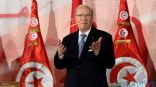 رئيس تونس يدعو رئيس الوزراء للاستقالة إذا استمرت الأزمة في البلاد